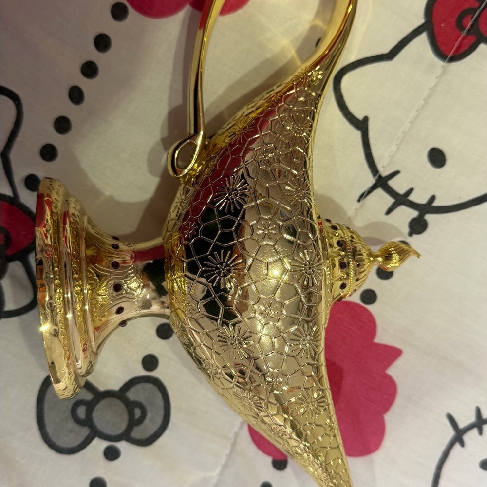 Disney Aladdin Collectible in Gold and Black
